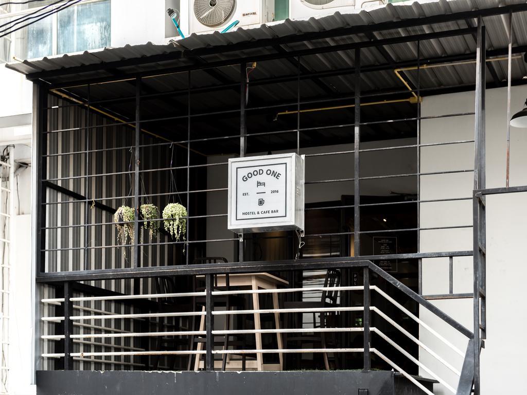 Good One Poshtel & Cafe Bar Hostel Bangkok Exterior foto
