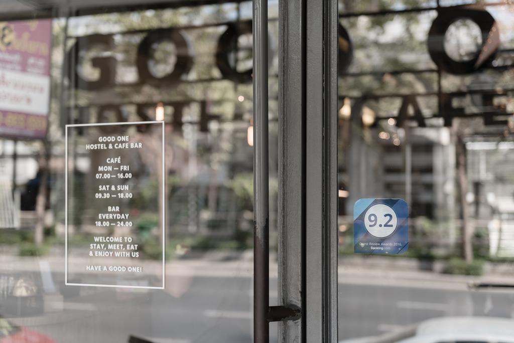 Good One Poshtel & Cafe Bar Hostel Bangkok Exterior foto